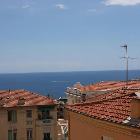 Lägenhet 3 Bedroom Flat, 50 Metres From Monaco! Beausoleil
