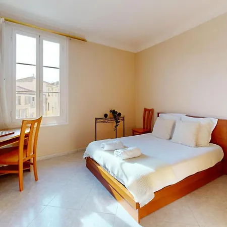 3 Bedroom Flat, 50 Metres From Monaco! Apartman *